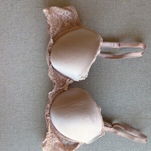 Victoria's Secret Lace Trimmed Bra in Cream